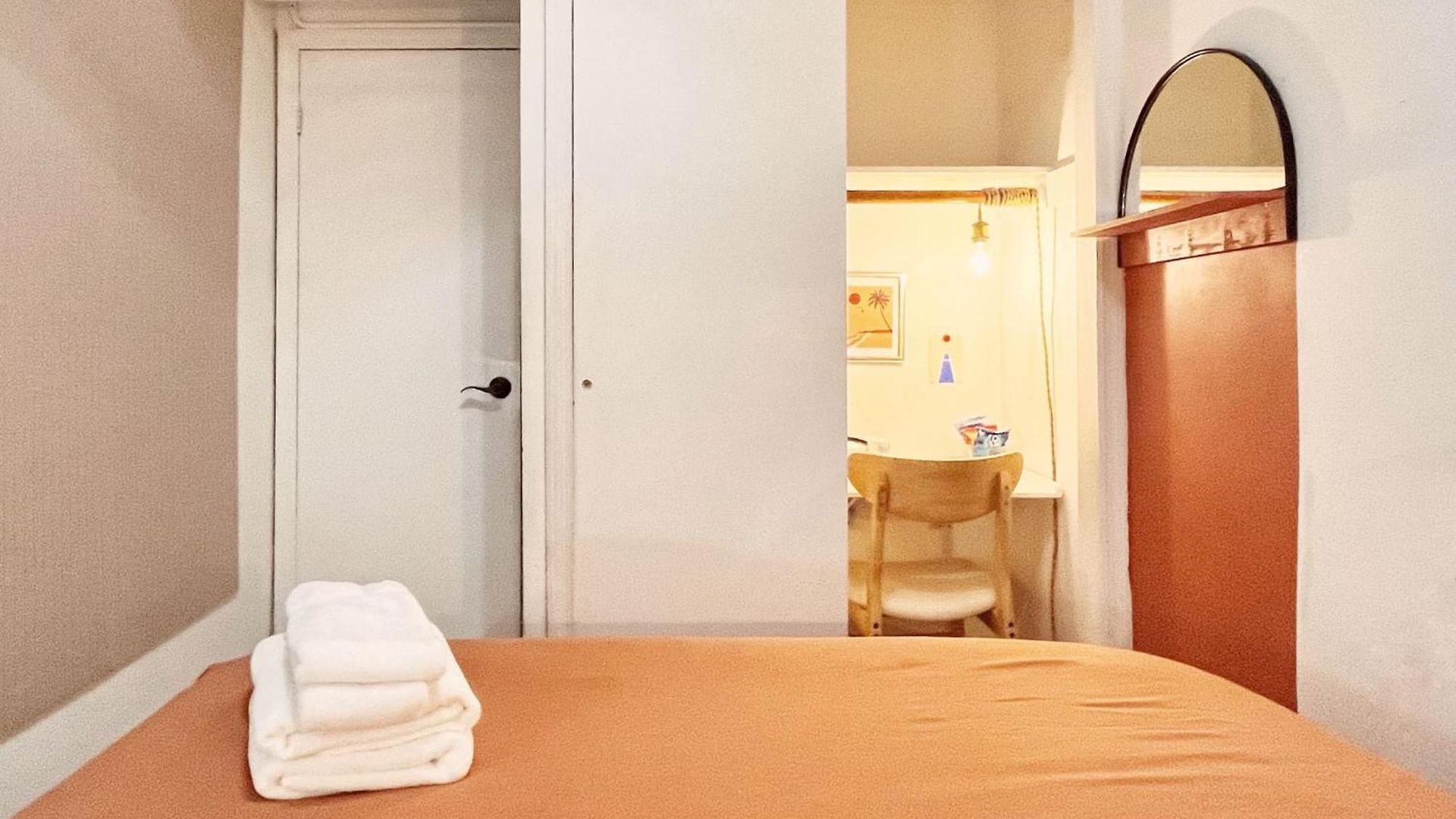 Terracotta - Small Private Bedroom In Les
