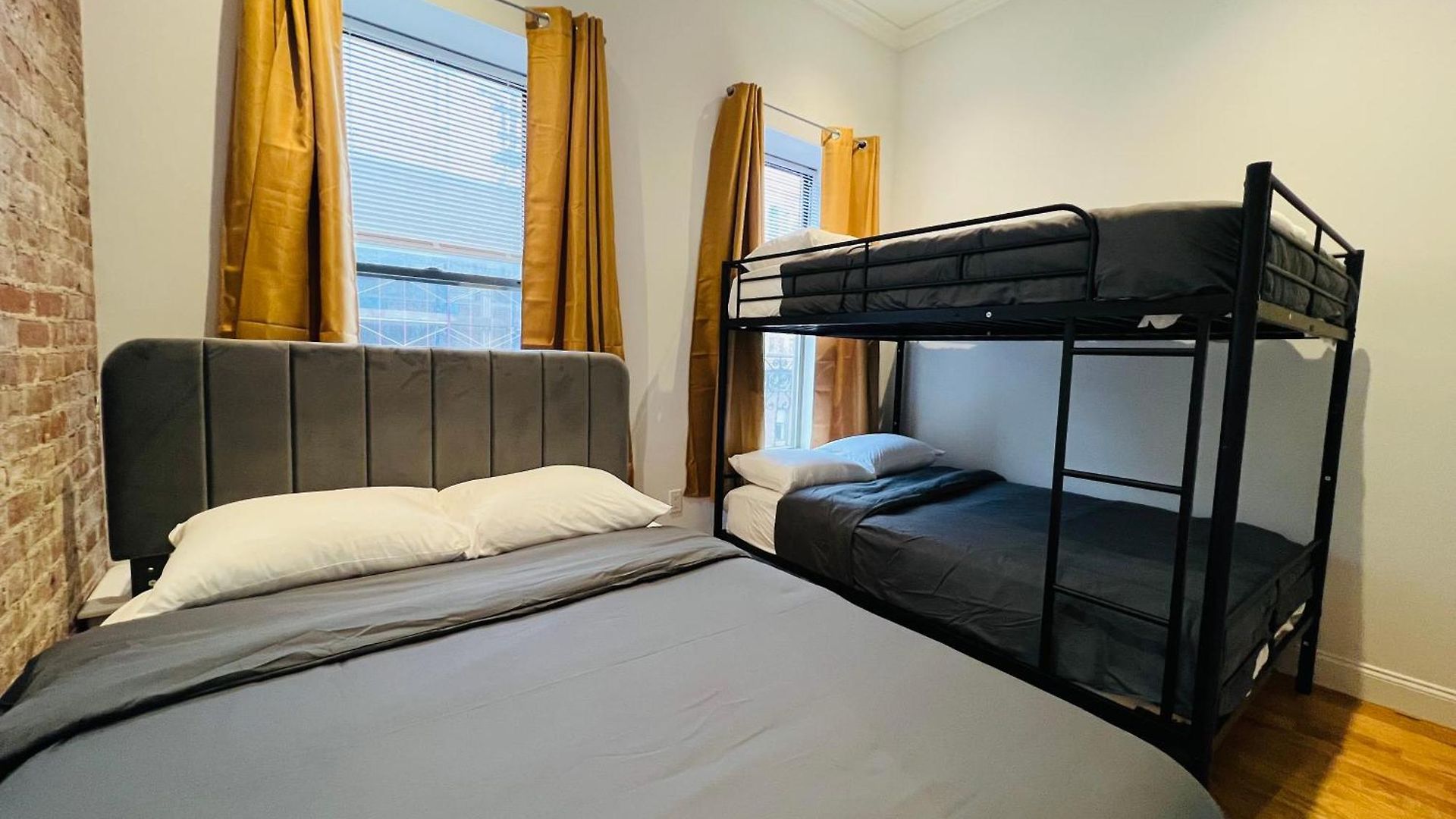 Times Square Luxe Apartment