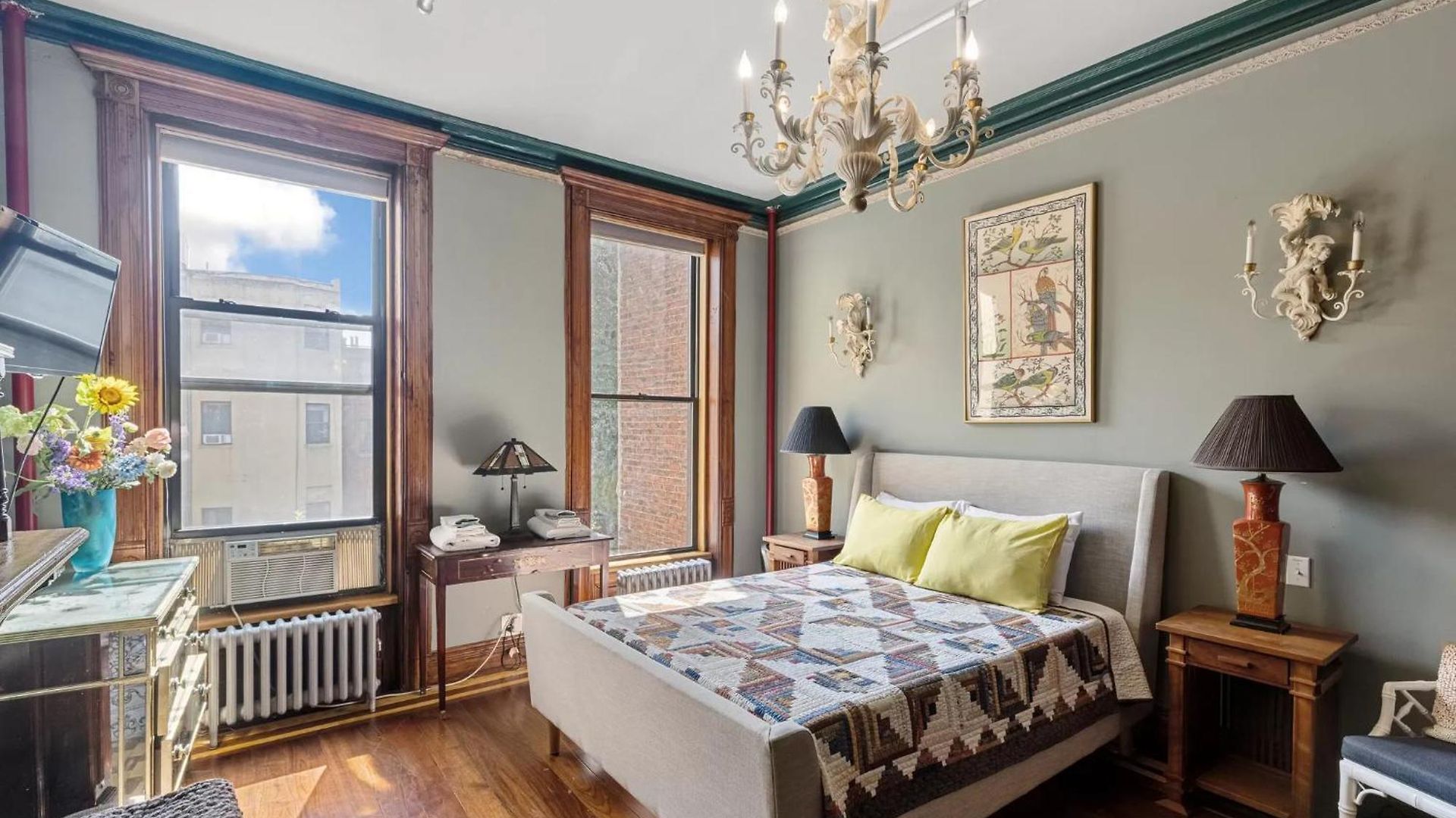Northern Lights Mansion Bed & Breakfast 4*