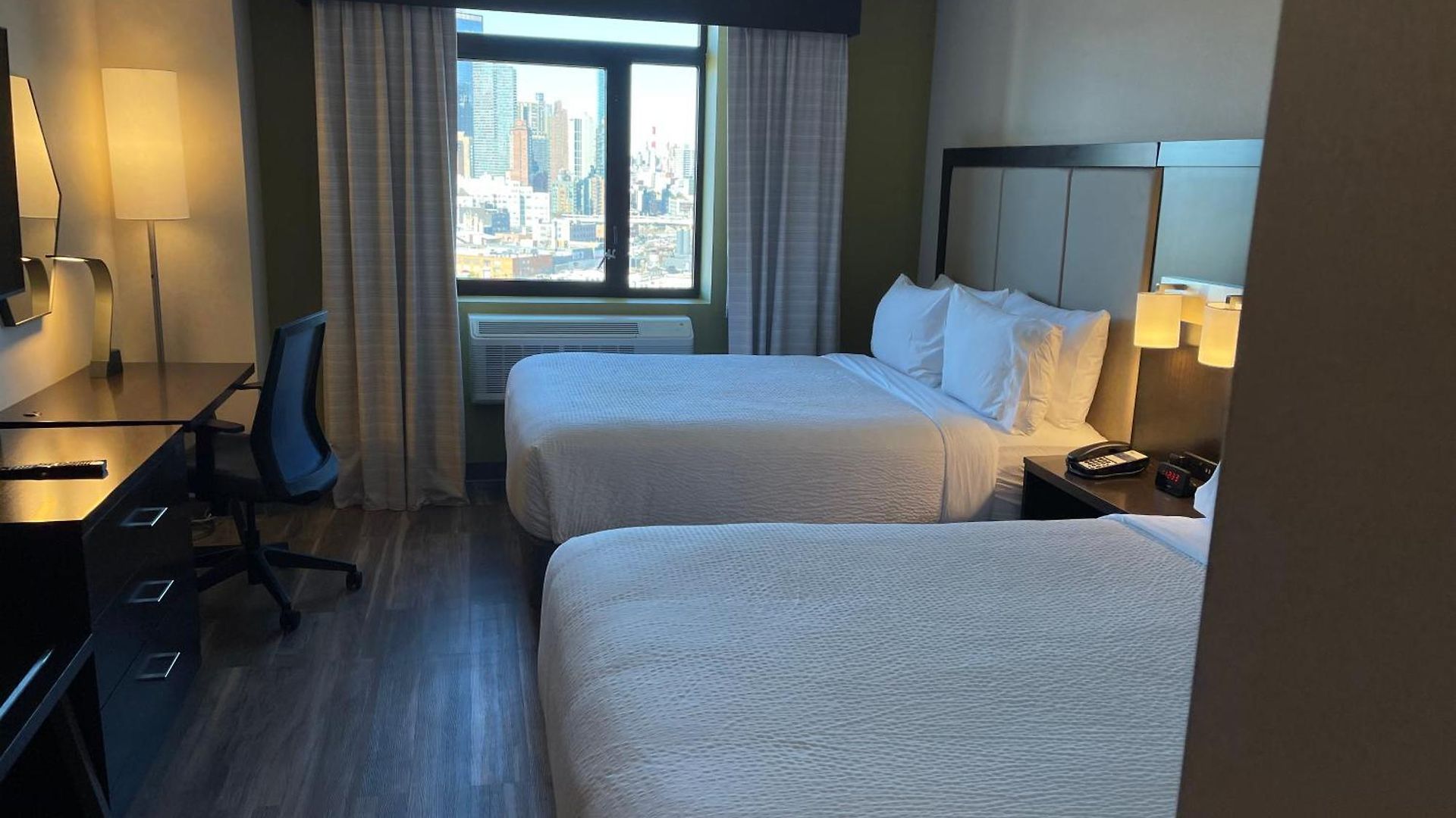 Express Long Island E - By Ihg Hotel