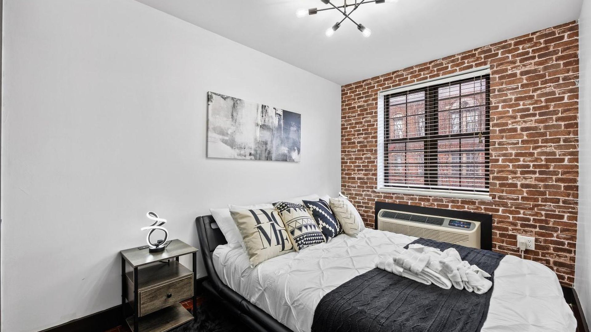 Rustic Chic 4br For Groups - Bushwick's Finest Apartment New York
