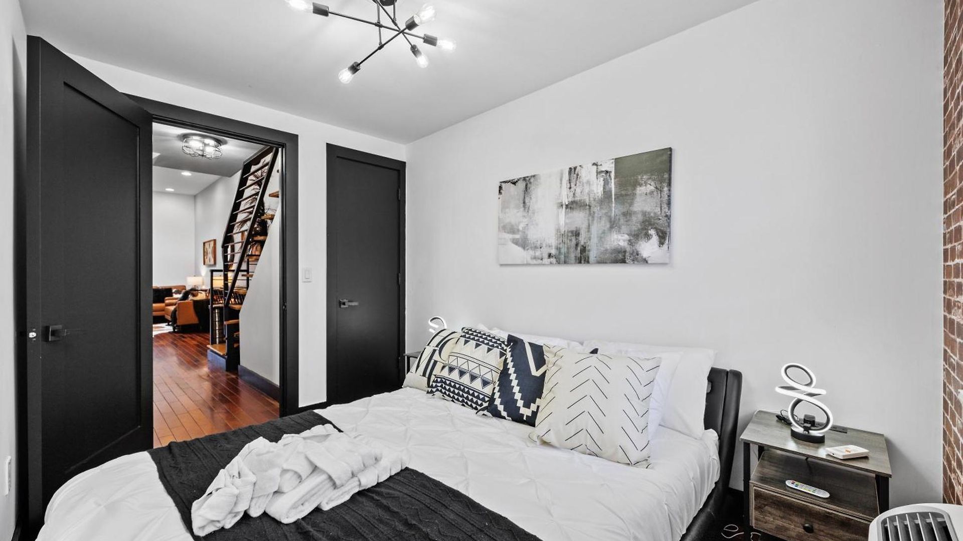 Rustic Chic 4br For Groups - Bushwick's Finest New York