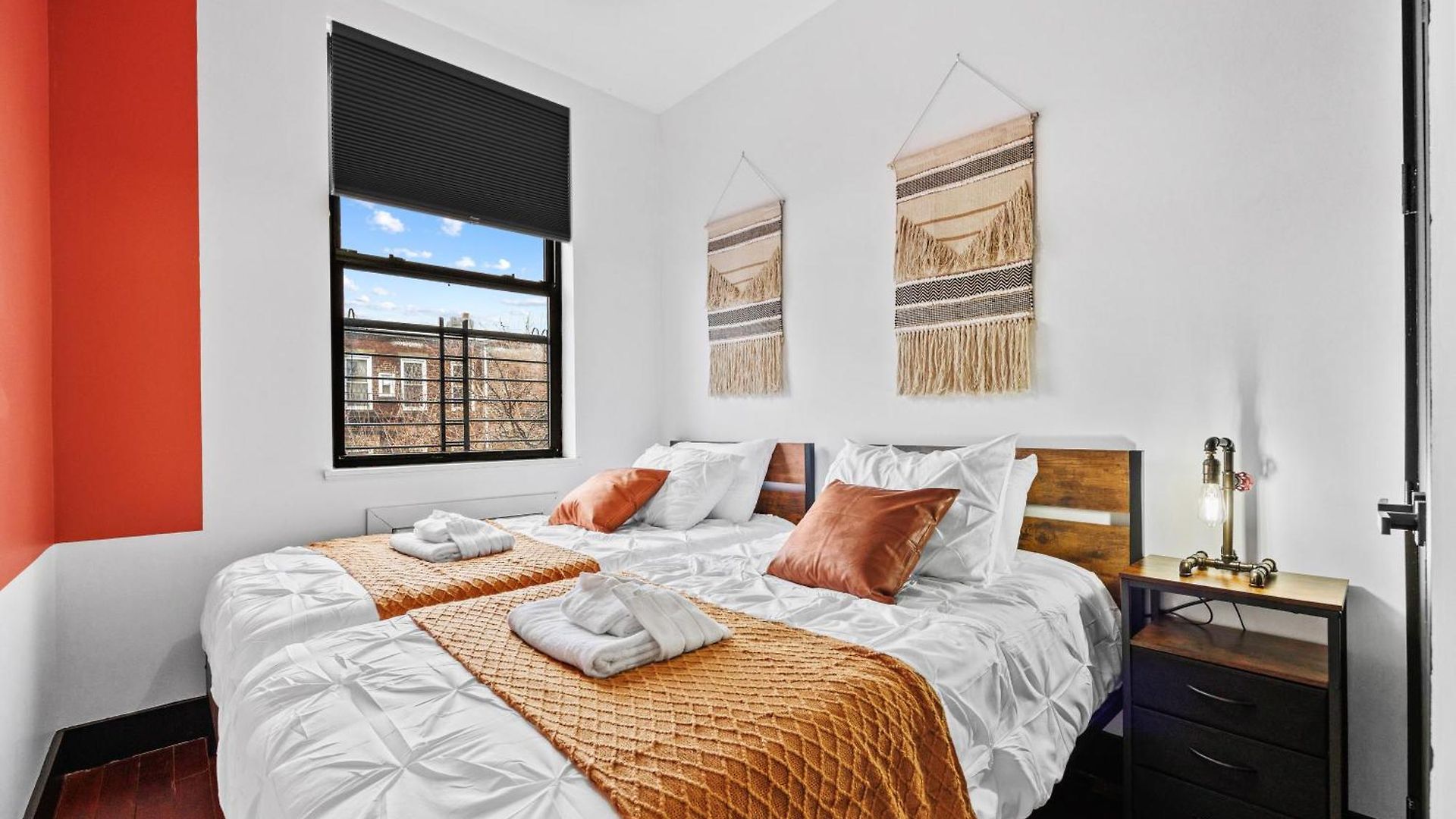 Rustic Chic 4br For Groups - Bushwick's Finest Apartment