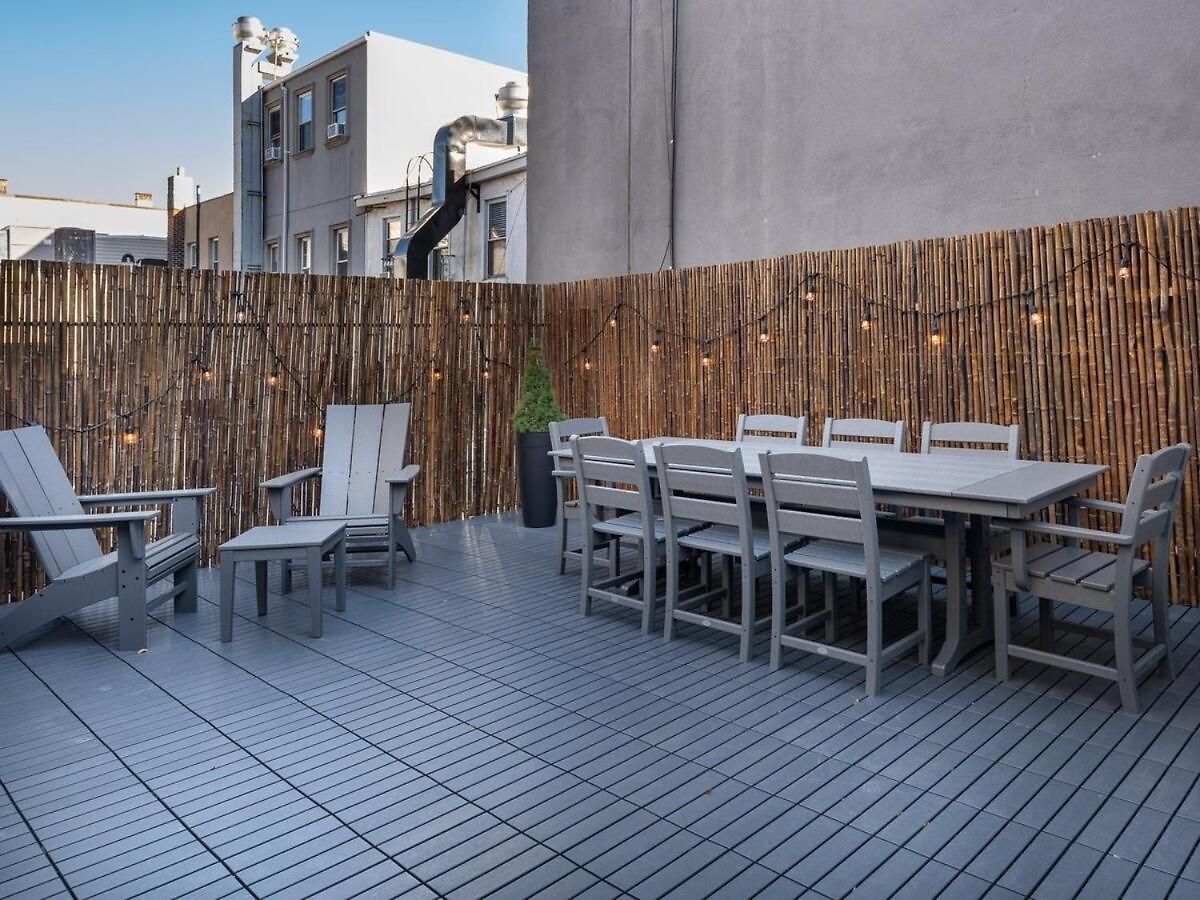 Three-bedroom In Prime Williamsburg Apartment New York