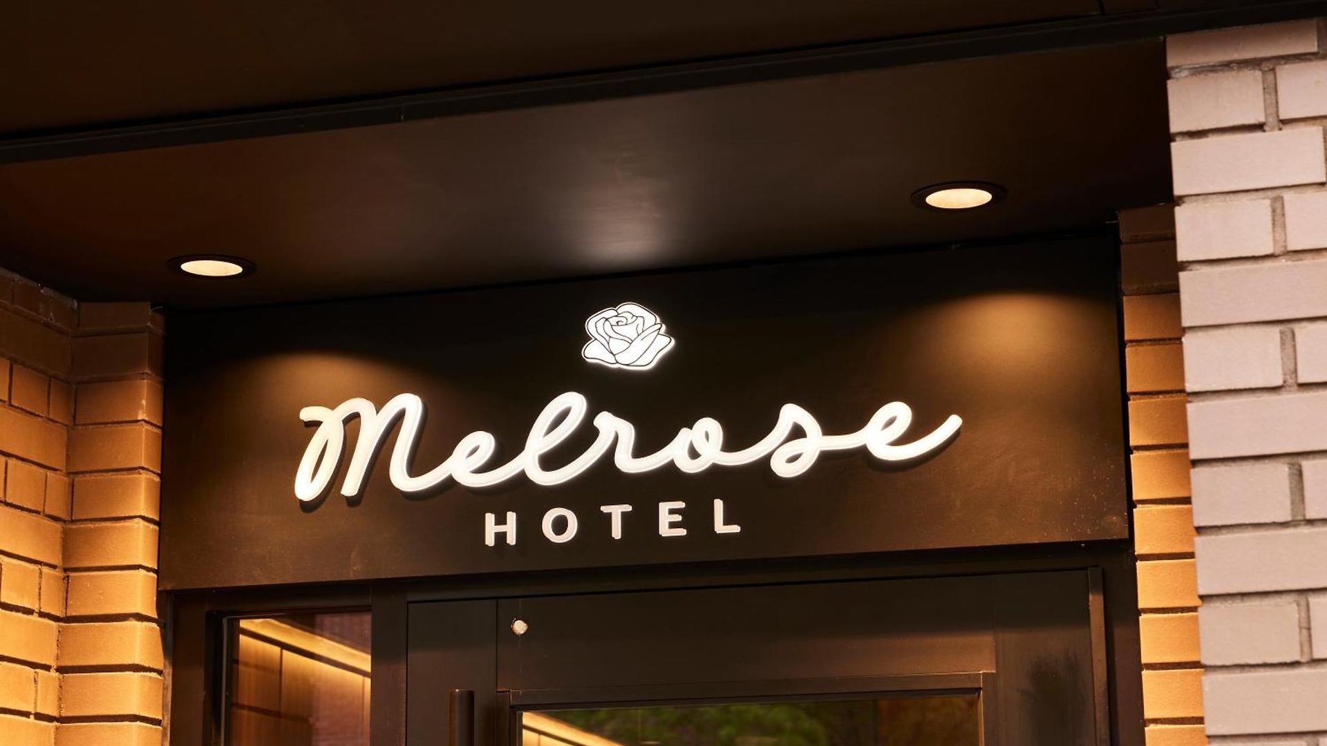 The Melrose Hotel 3*