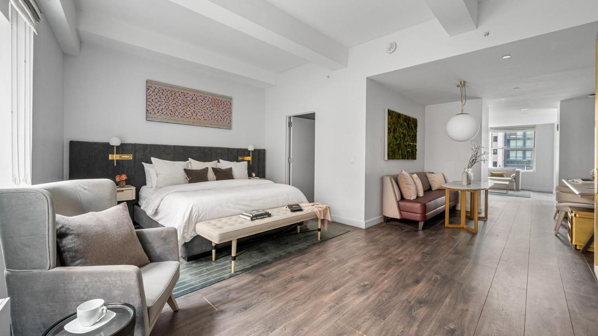 17john Aparthotel