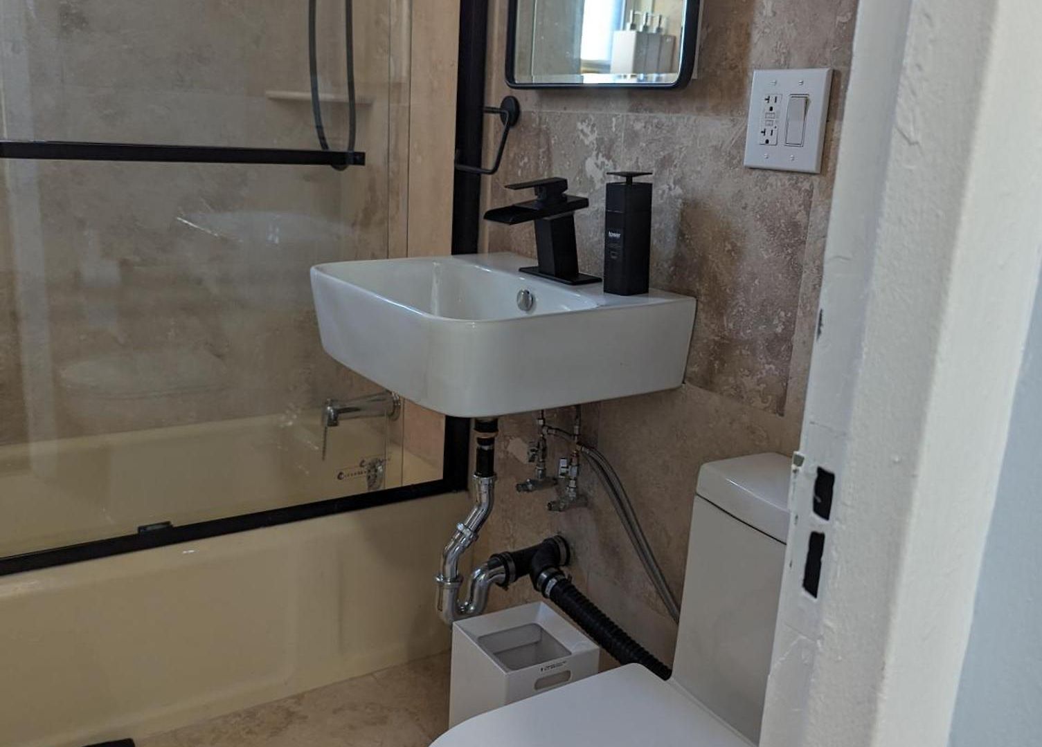 Fully Renovated Manhattan Gem 4*