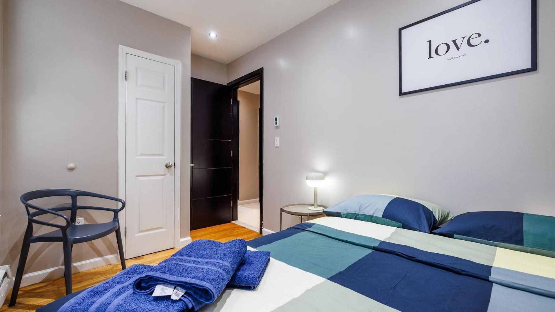 Park Side Living, Style -5 *