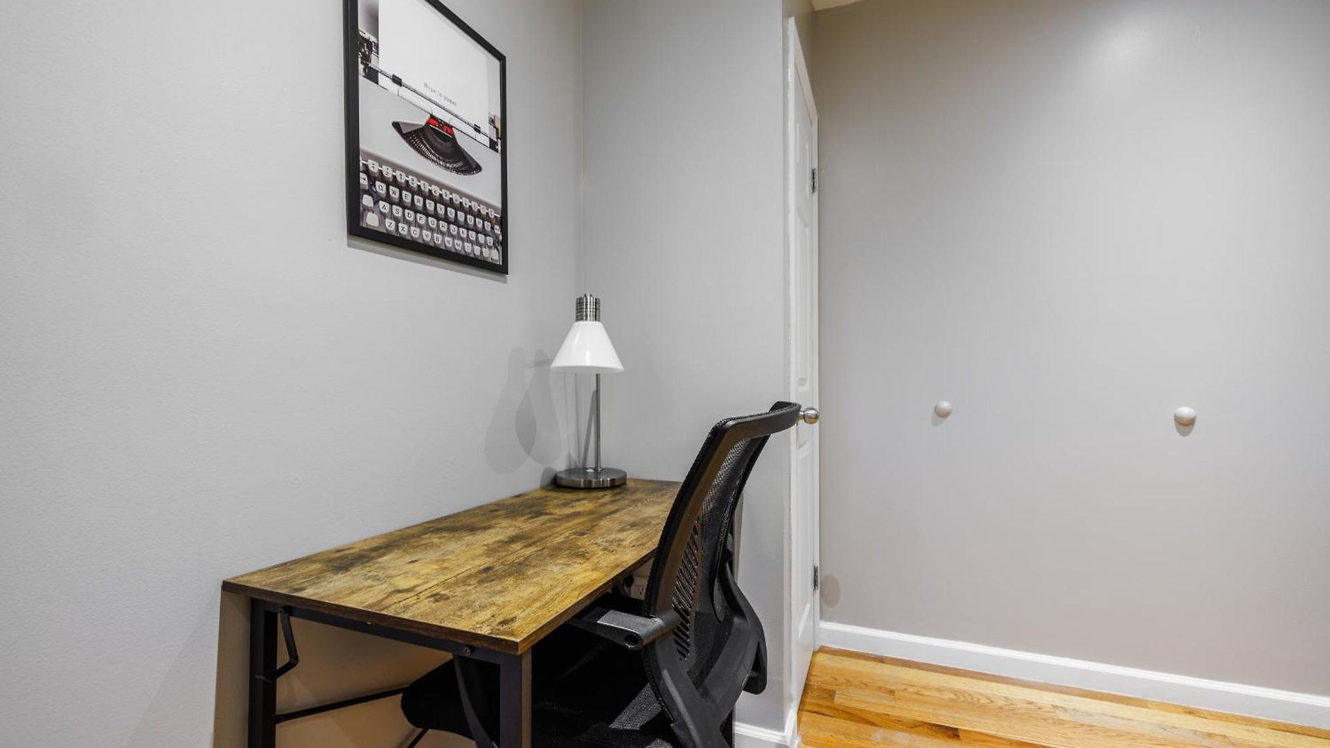 Park Side Living, Style -5 Apartment *