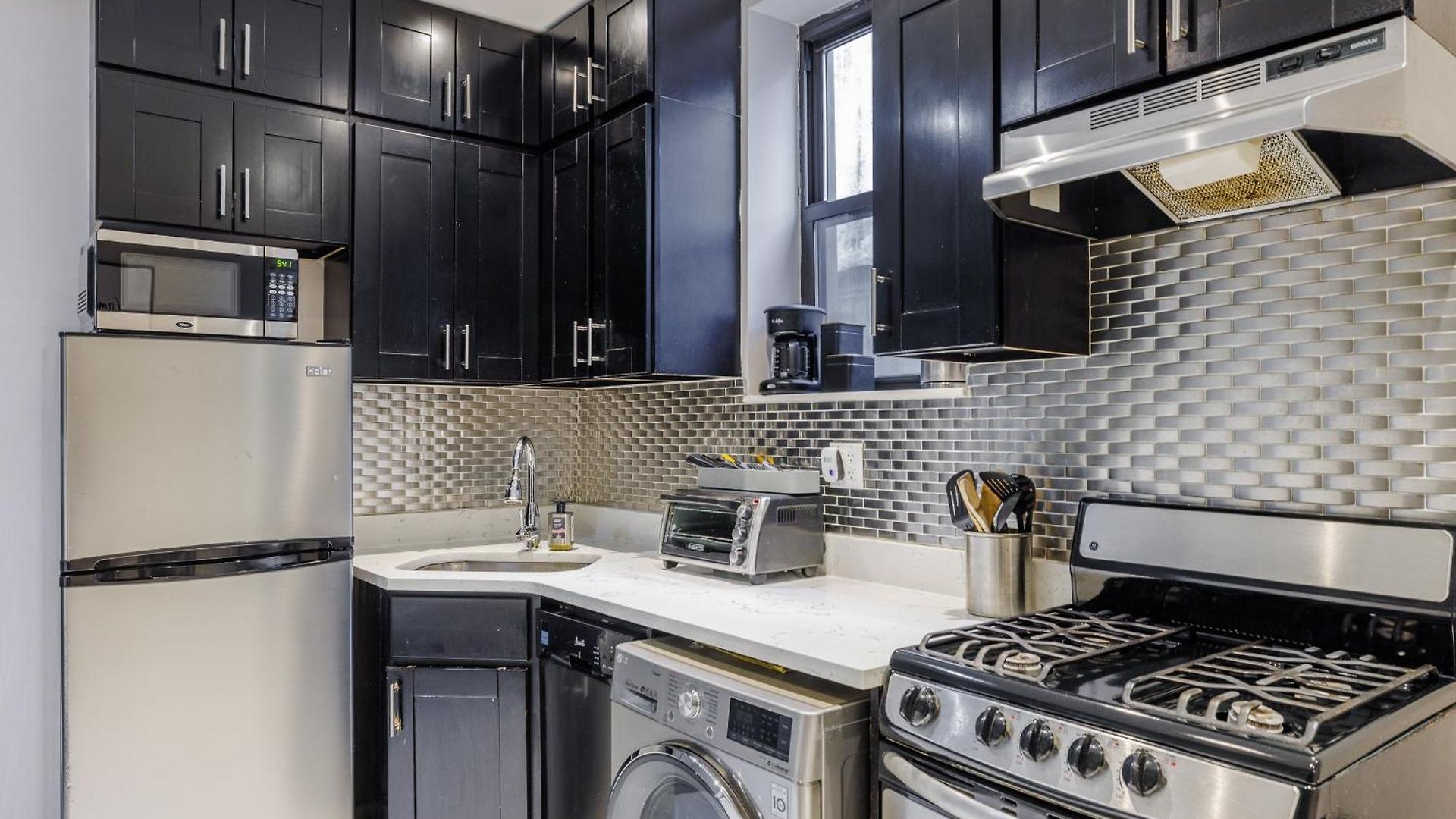 Park Side Living, Style -5