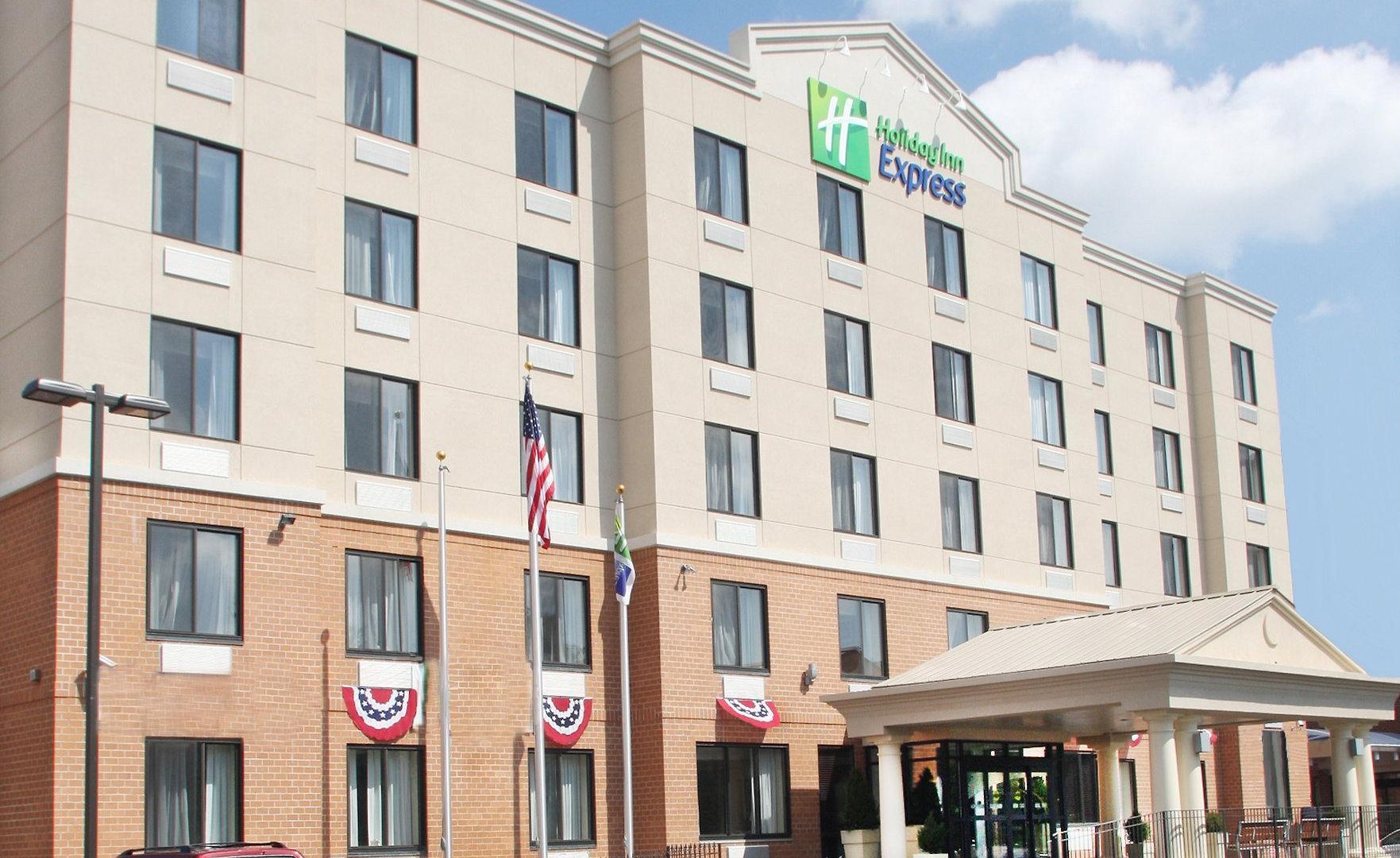 Hotel Country & By Radisson, Staten Island New York