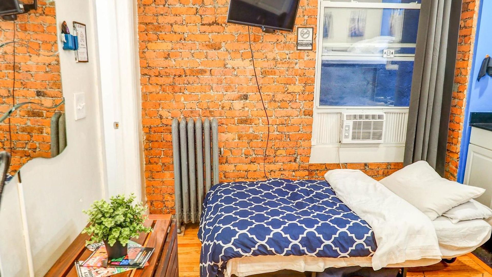 Metropolitan Manhattan Apartment