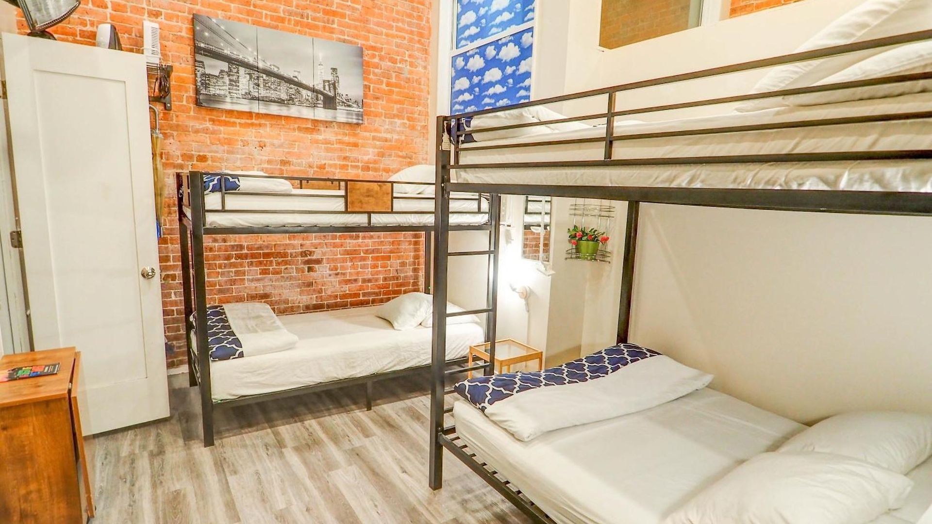 Metropolitan Manhattan Apartment
