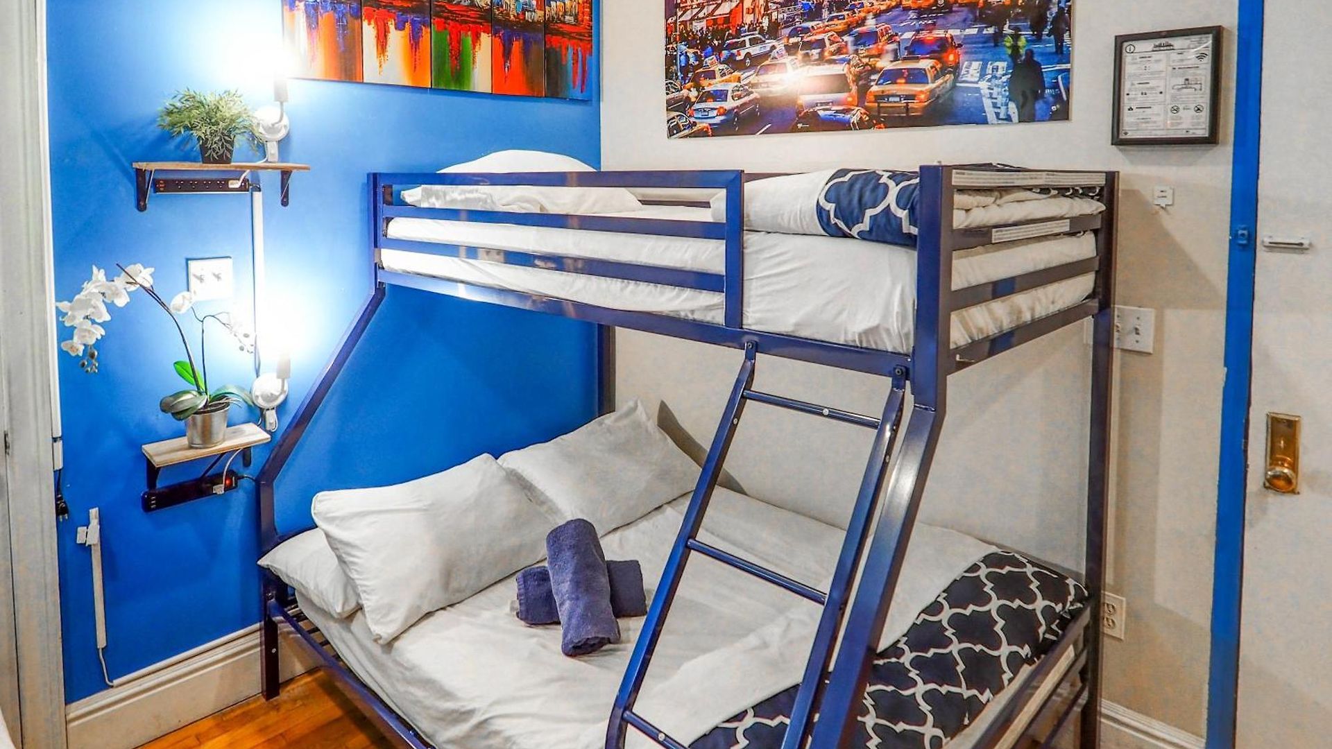 Metropolitan Manhattan Apartment