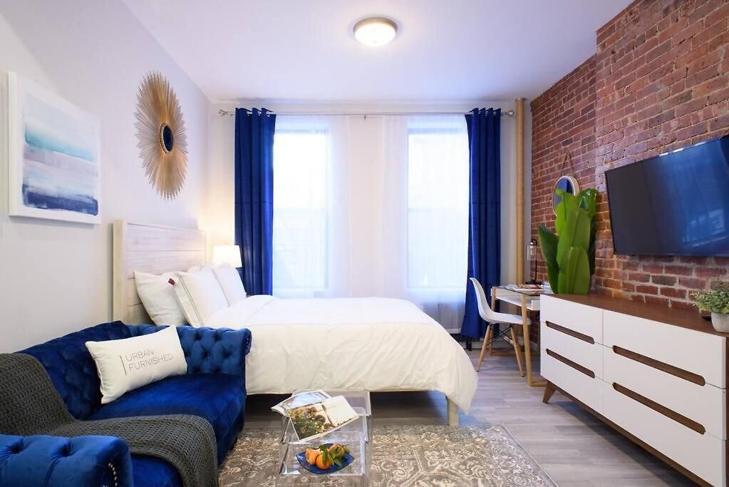 Apartment 240 East New York