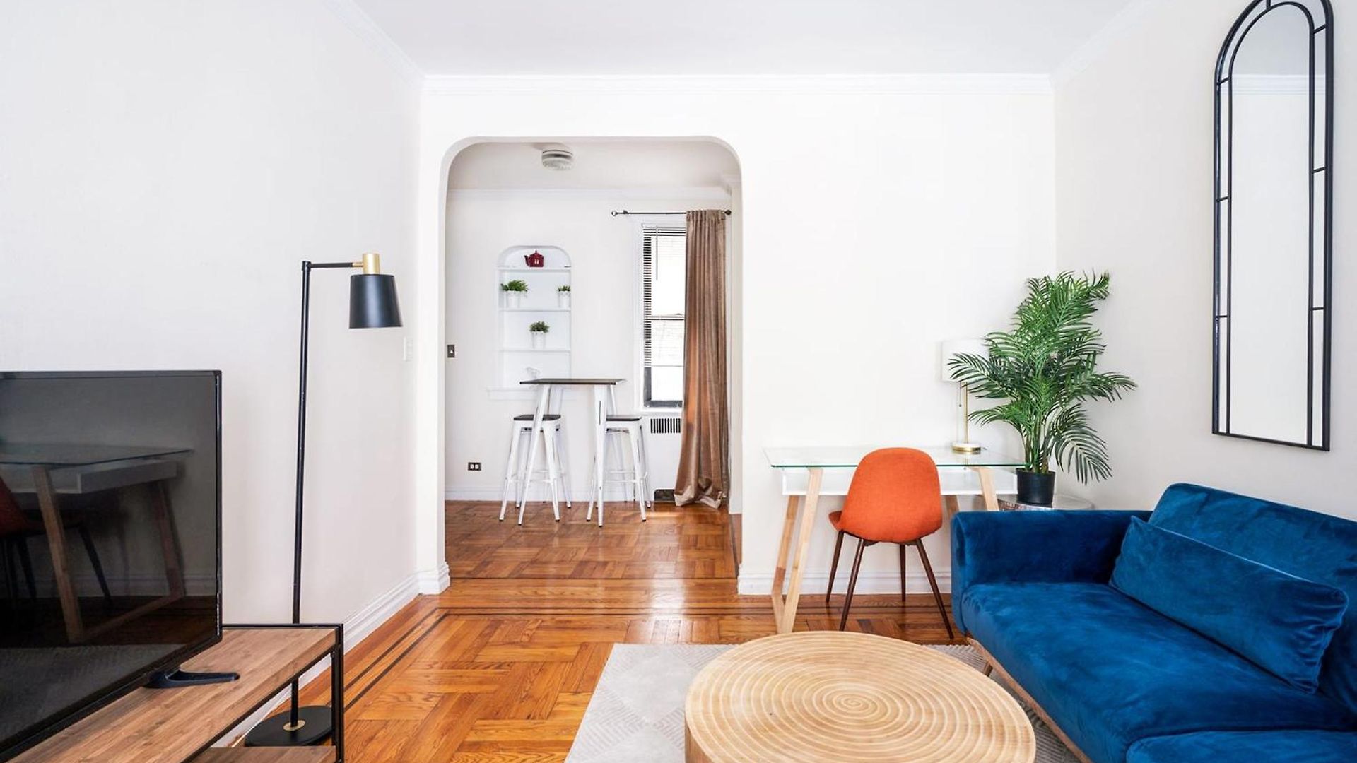 105-2c Xl Prime Location * New York