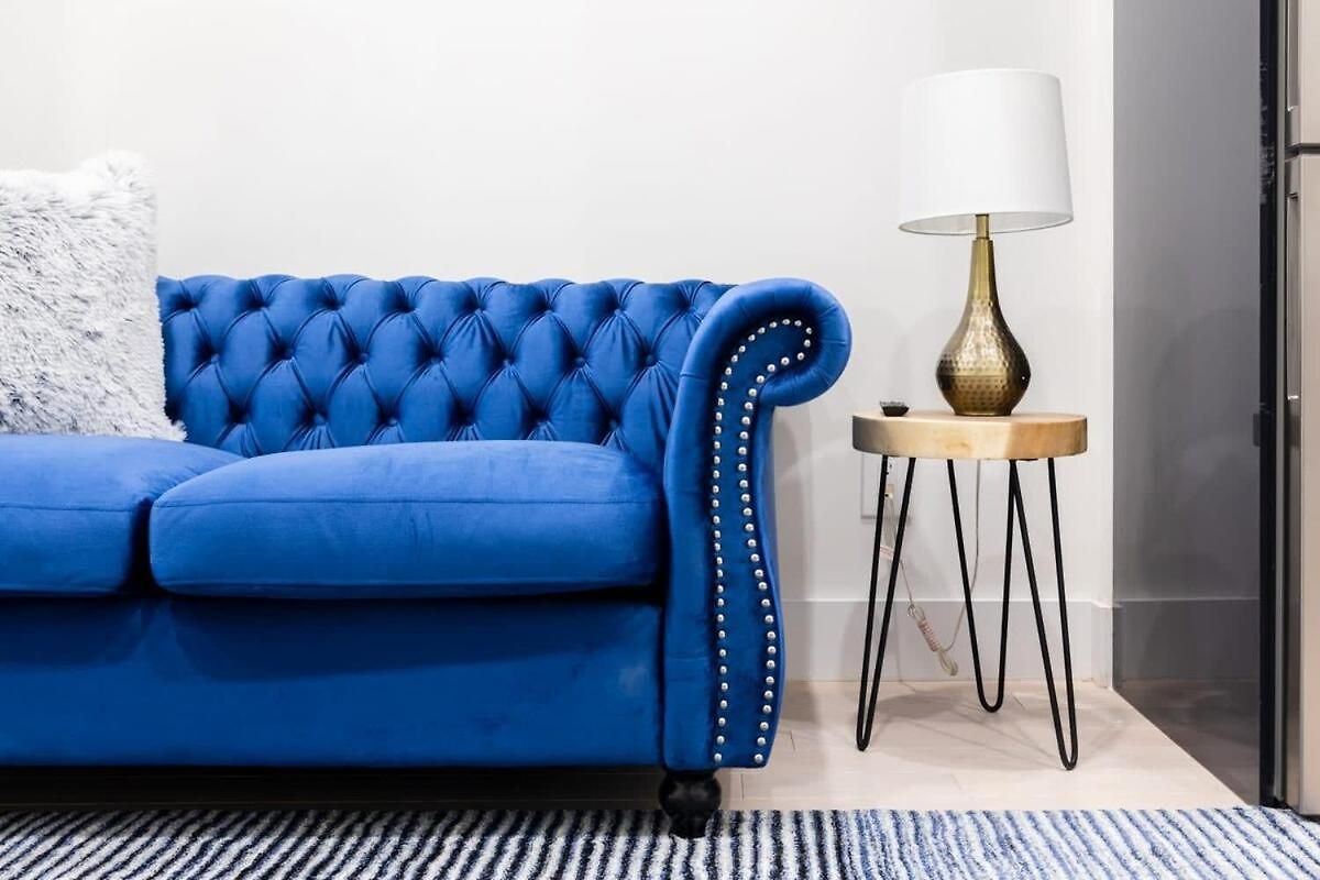 Apartment 317 Ues *