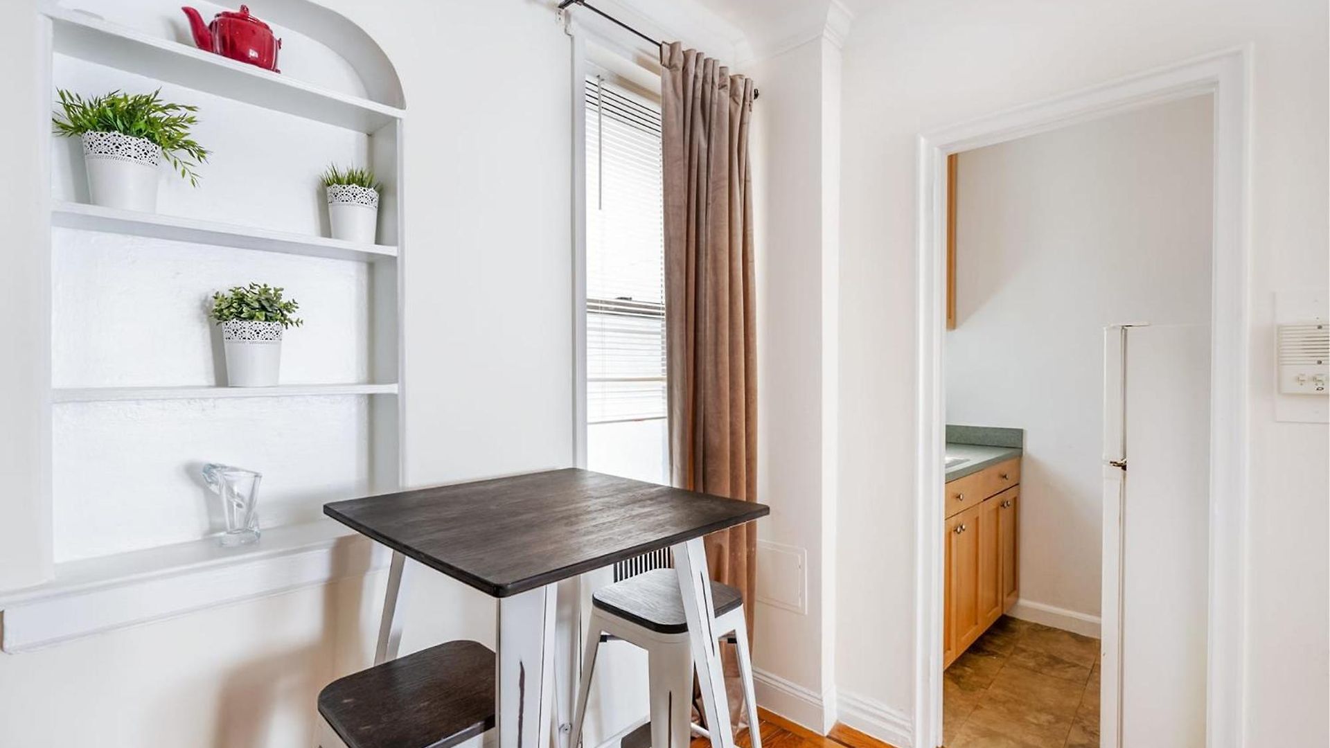 Apartment 105-2c Xl Prime Location