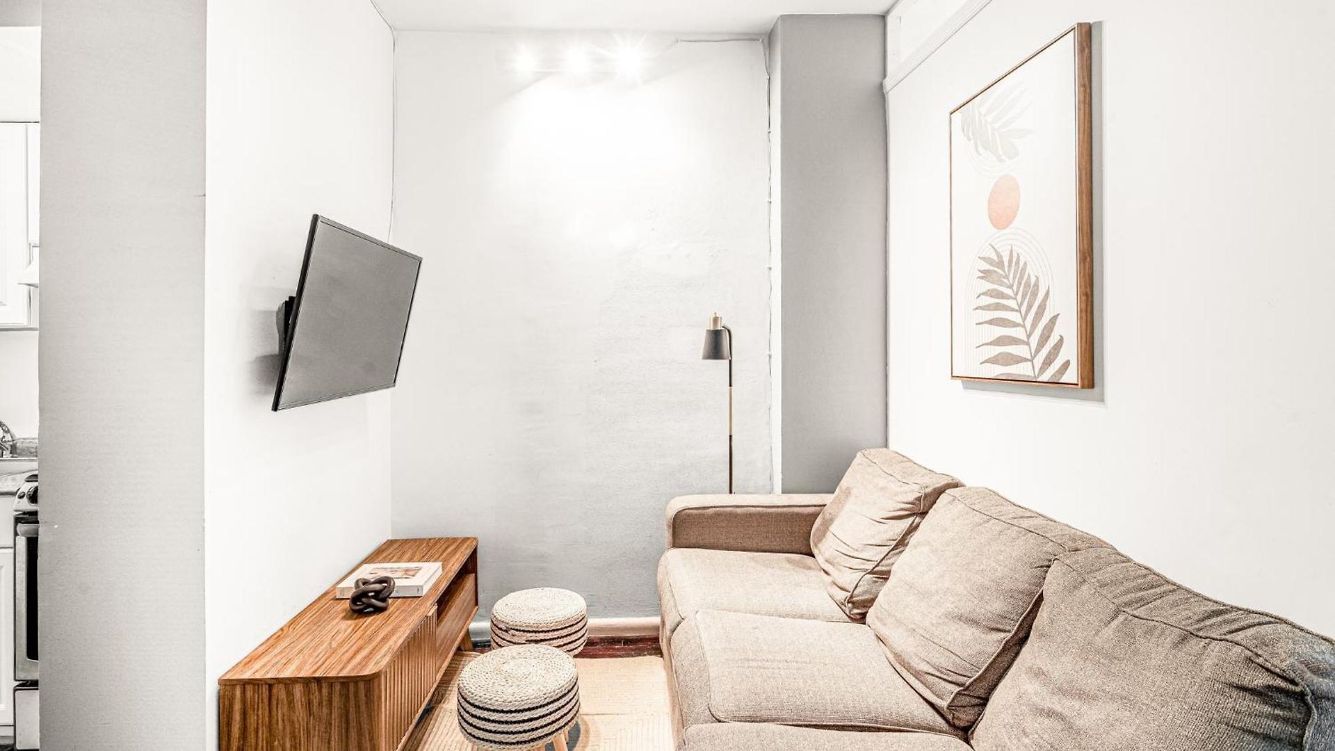 2bd 1bth Apartment, Midtown Location Near Nyc Icons! Apartment *