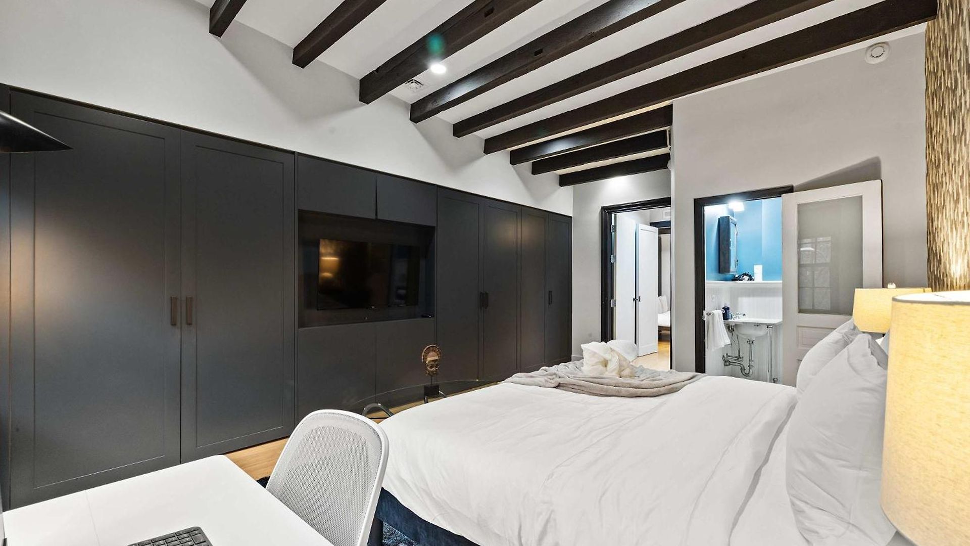 Downing By Rove Travel Private Terrace & Patio Apartment New York