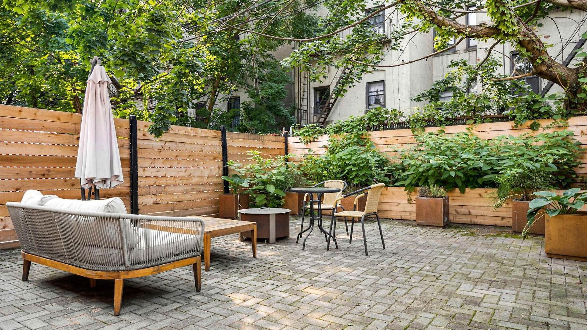 Bainbridge By Rove Duplex With Deck & Backyard