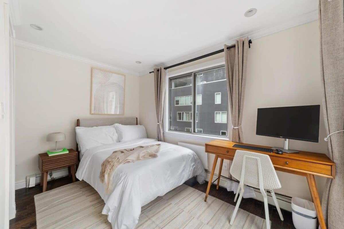 Chelsea Vista Ii By Rove Travel 2br Ph With Rooftop
