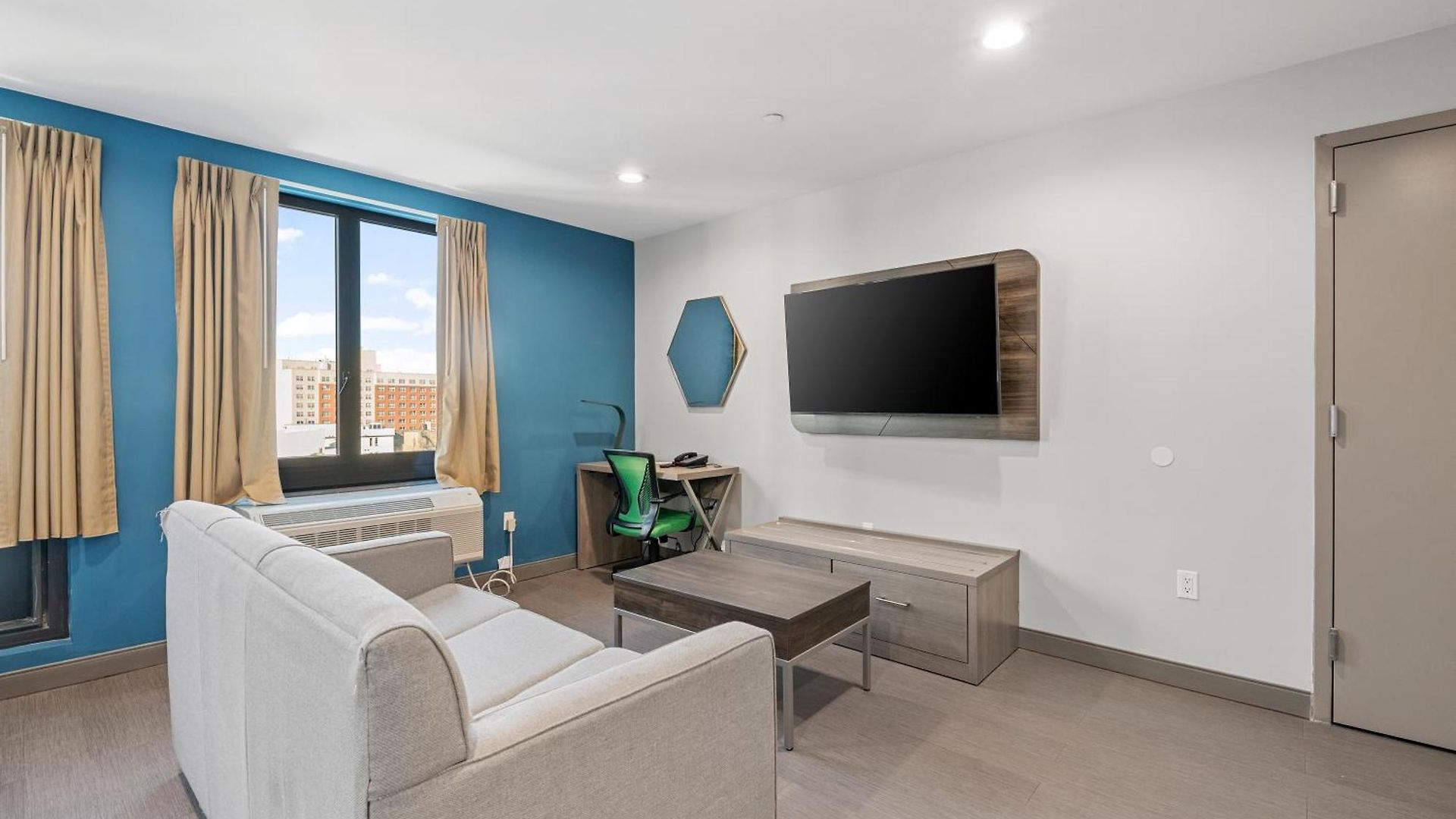 Express & Bronx - Barnabas Area By Ihg