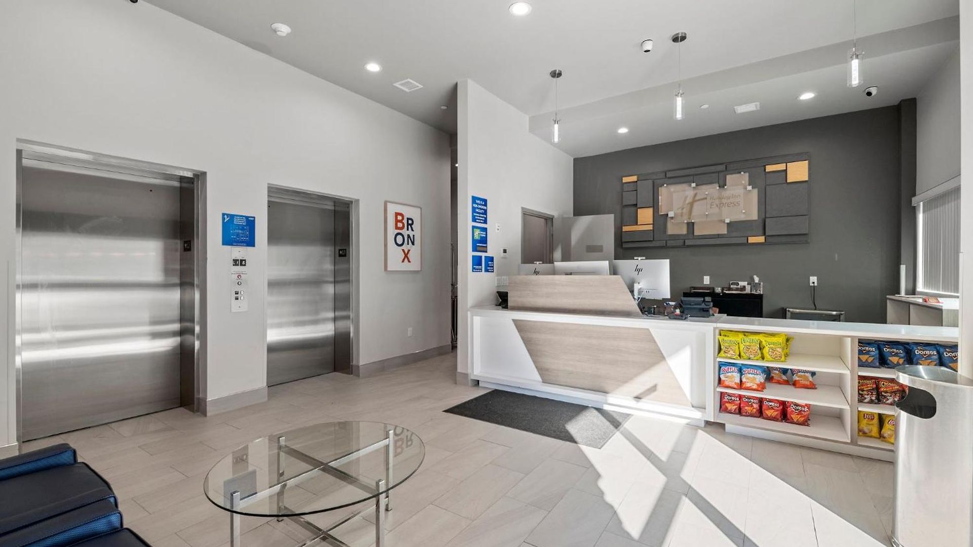 Express & Bronx - Barnabas Area By Ihg New York