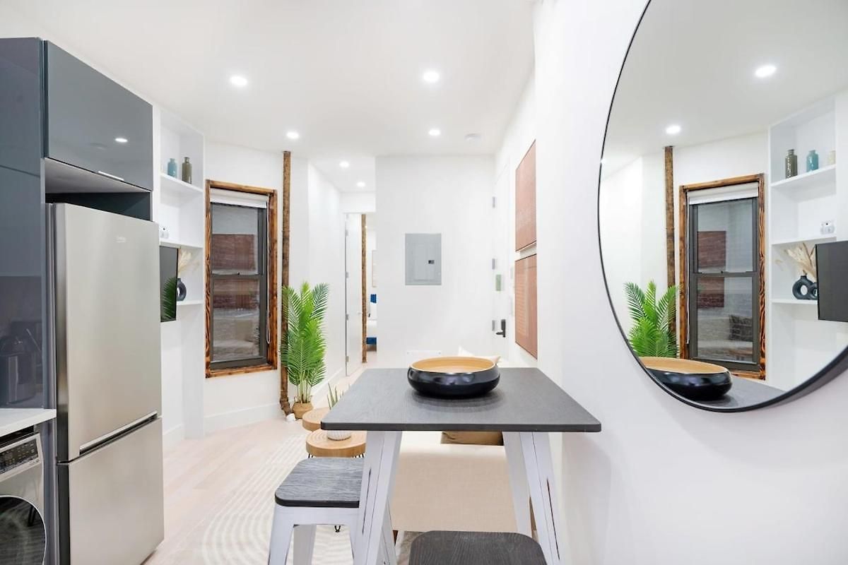 48 Midtown West Apartment