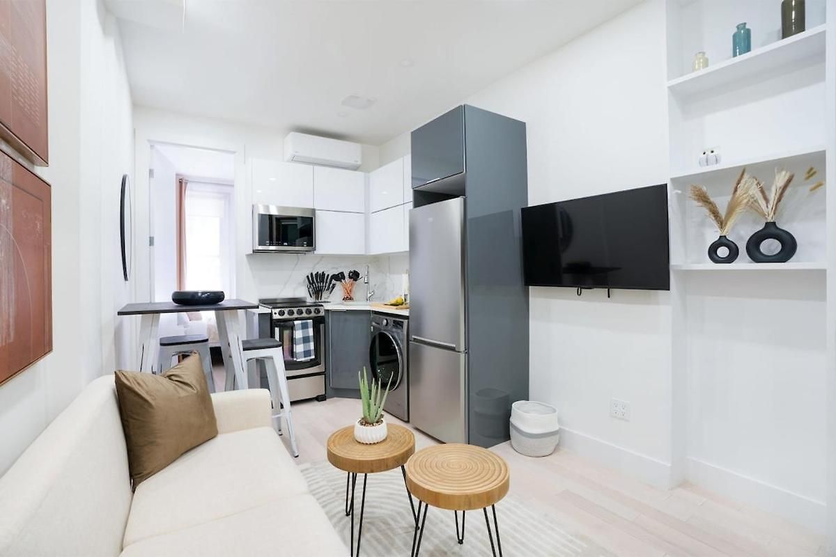 48 Midtown West Apartment