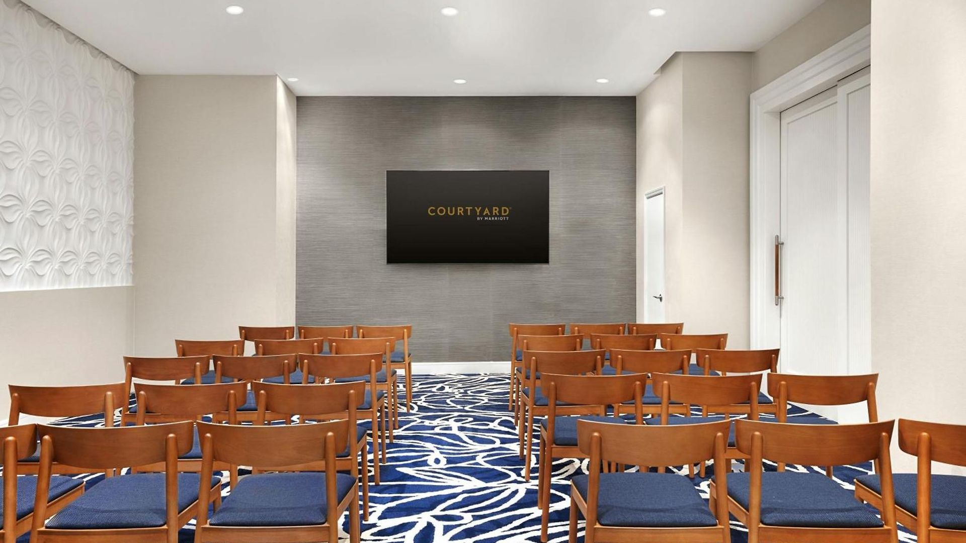 Courtyard By Marriott Manhattan/chelsea Hotel 4*