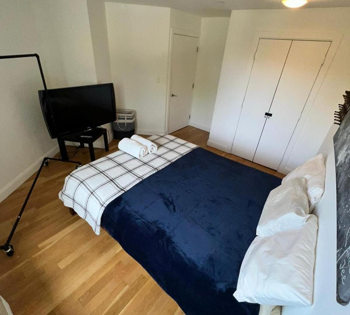 4 Peeps Inwilliamsburg Apartment New York