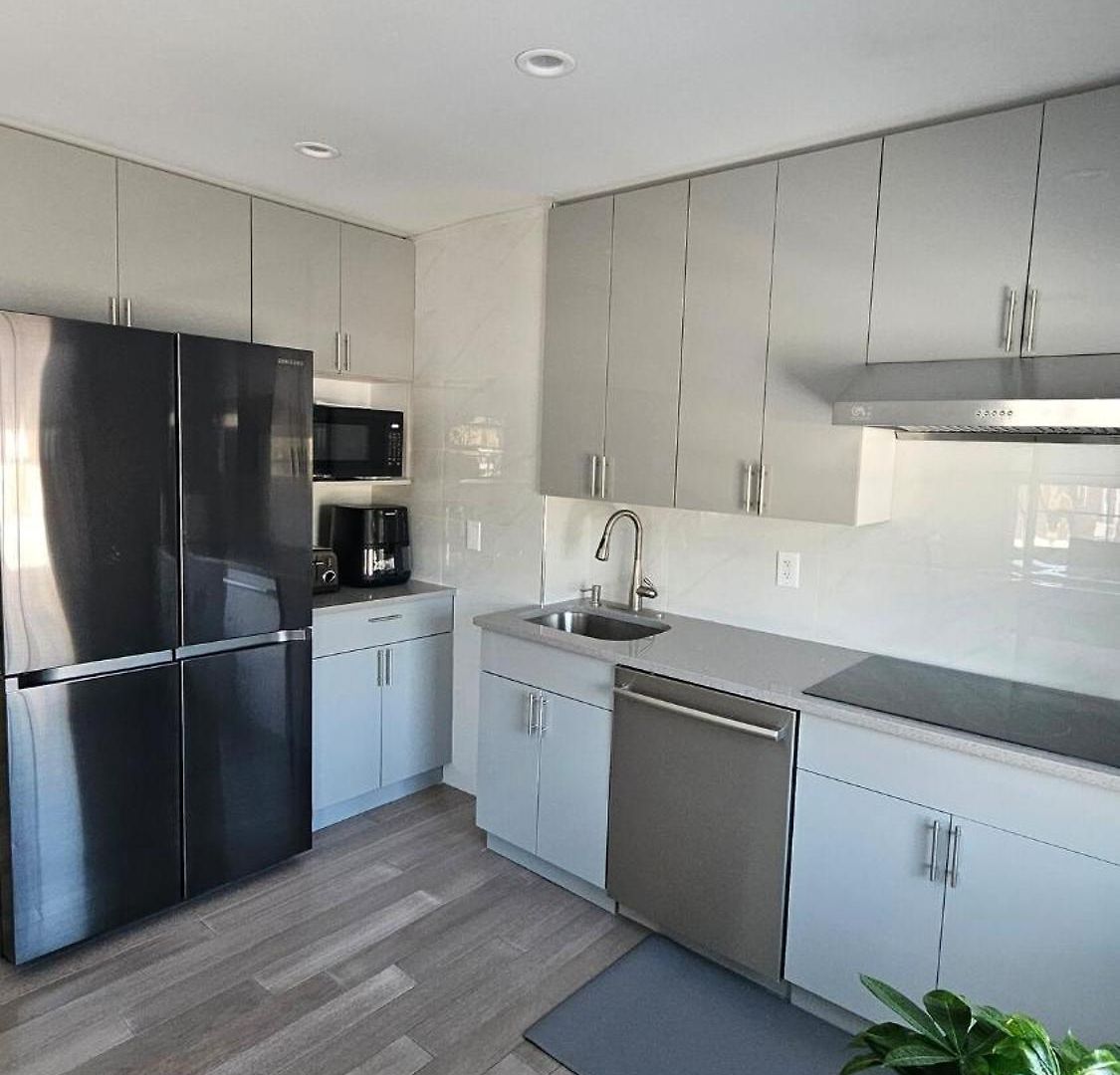 Beautifully Renovated 3-bedroom Guest New York