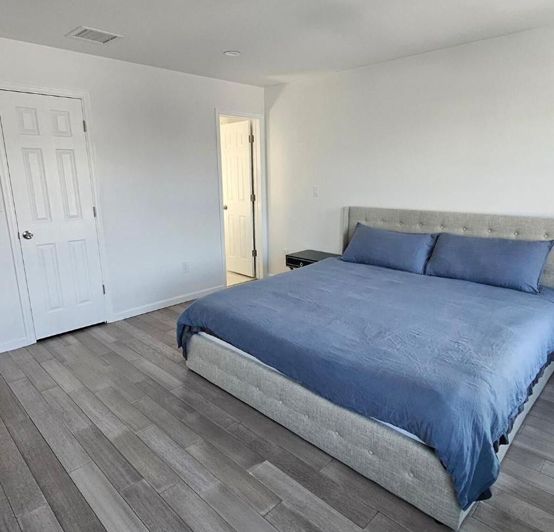 Beautifully Renovated 3-bedroom Guest New York