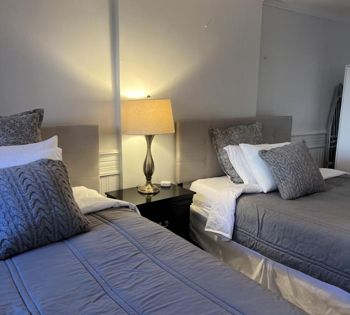 Guest house Share Historic Brownstone With The Host! *