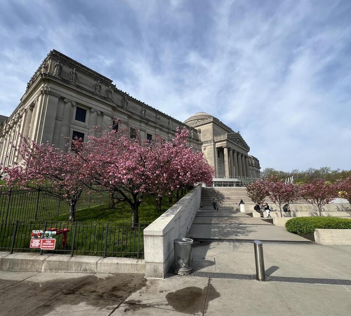 Share Historic Brownstone With The Host! Guest house New York
