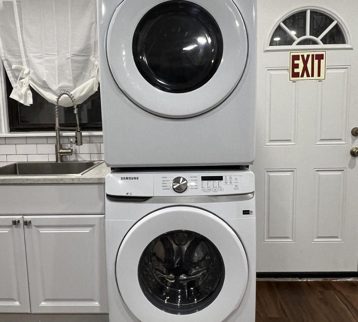 Guest house Share Historic Brownstone With The Host! *