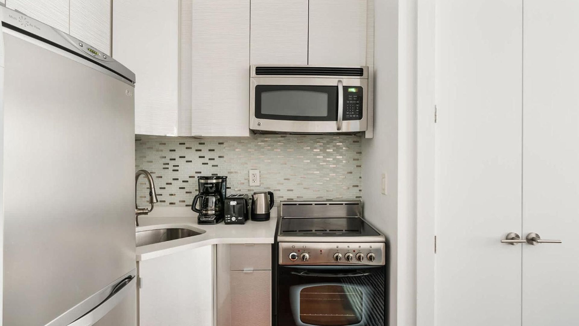 24-5 Furnished W D Prime Gramercy Apartment