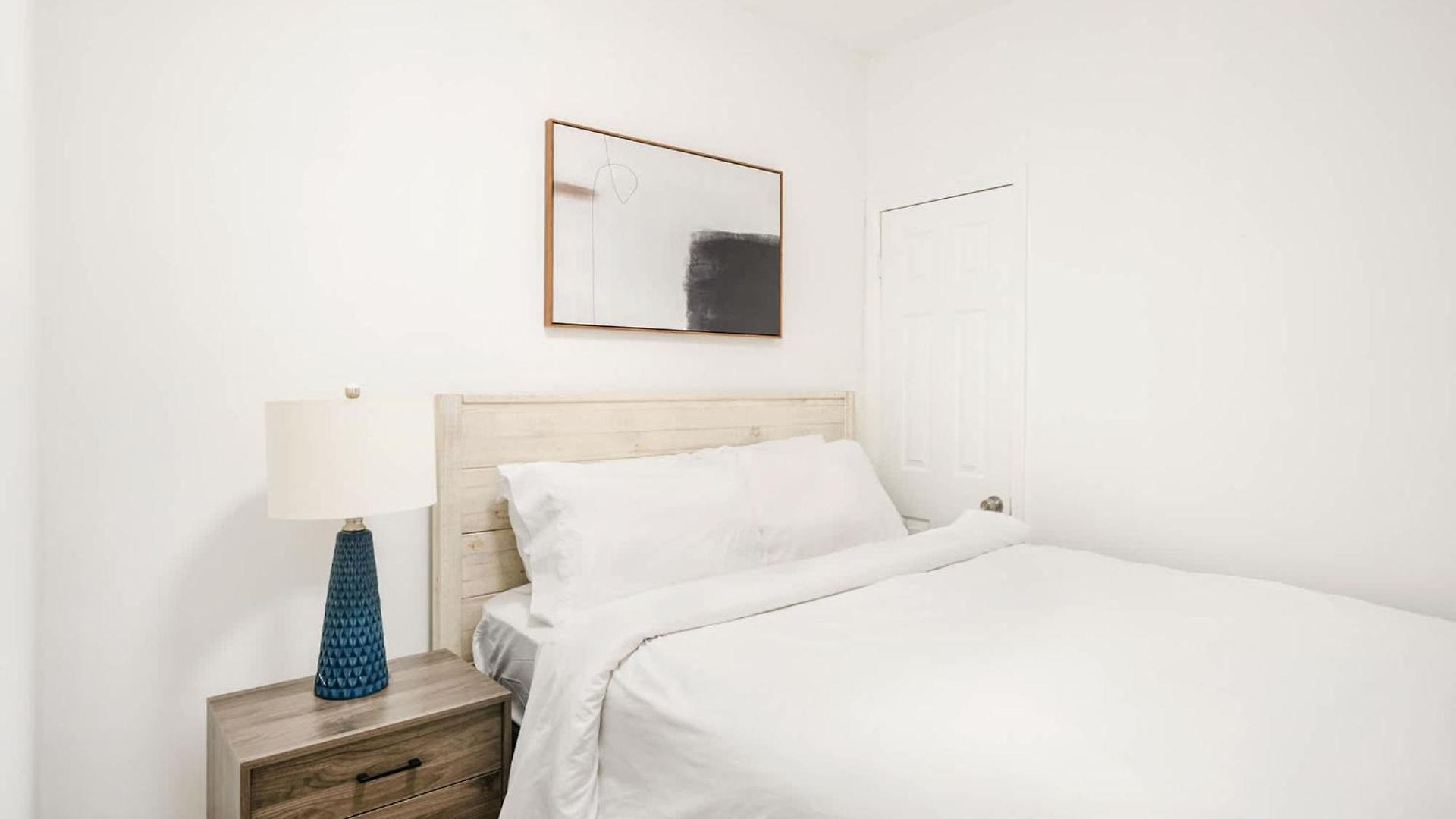 428-2e Newly Furnished 2br Prime Midtown Sleeps 5 Apartment *
