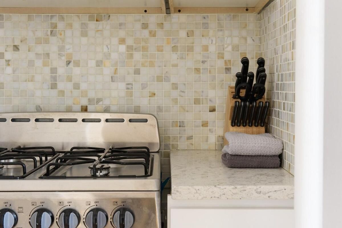 428-4r Prime Midtown Large 2 Bedroom Newly Furnished Apartment New York