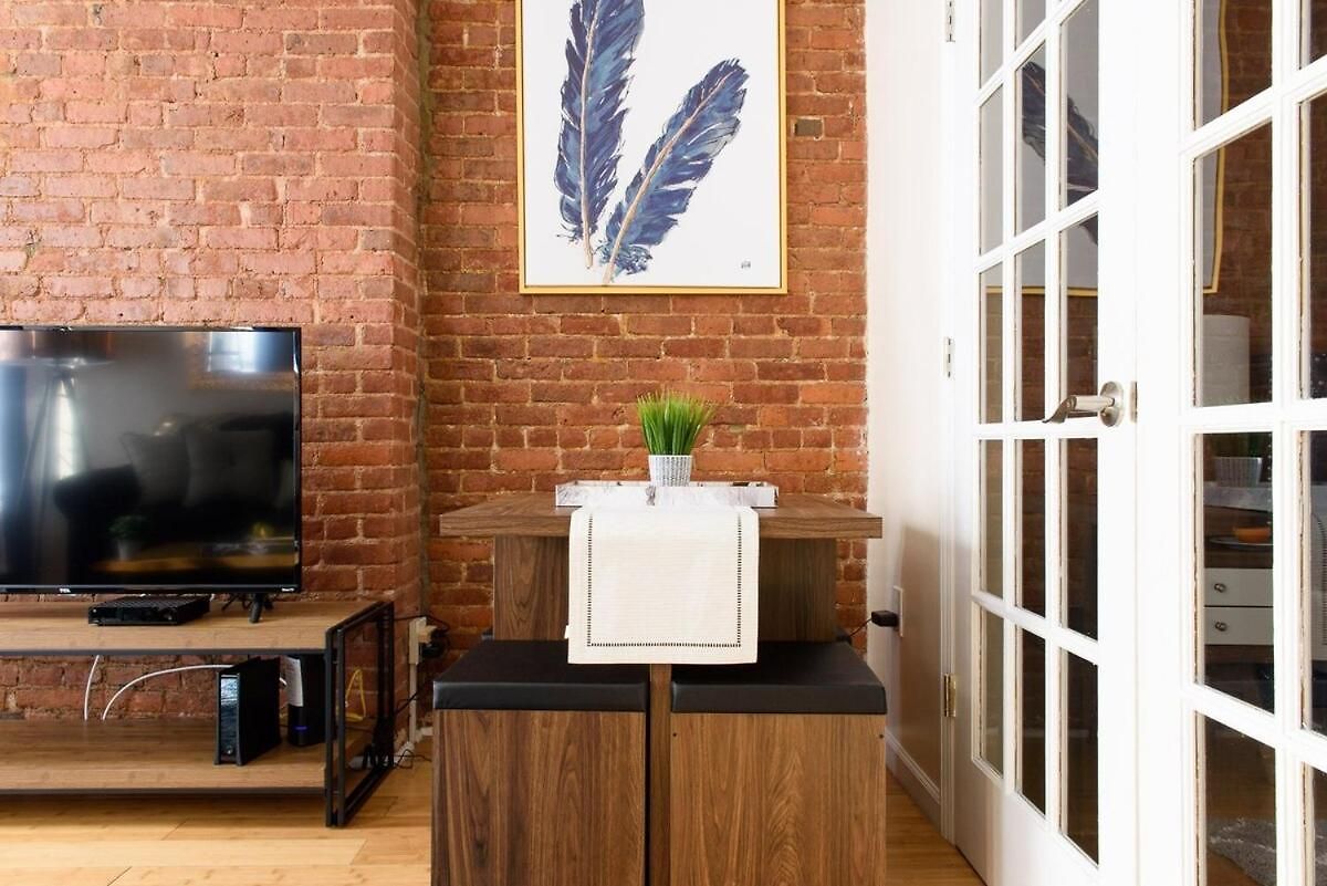 428-4r Prime Midtown Large 2 Bedroom Newly Furnished Apartment New York