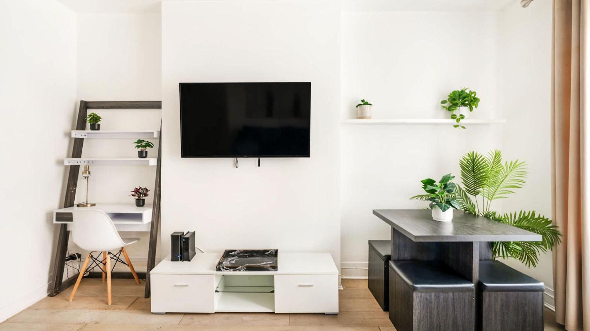 428-2w Newly Furnished Prime Location 2br Sleeps 5 Apartment