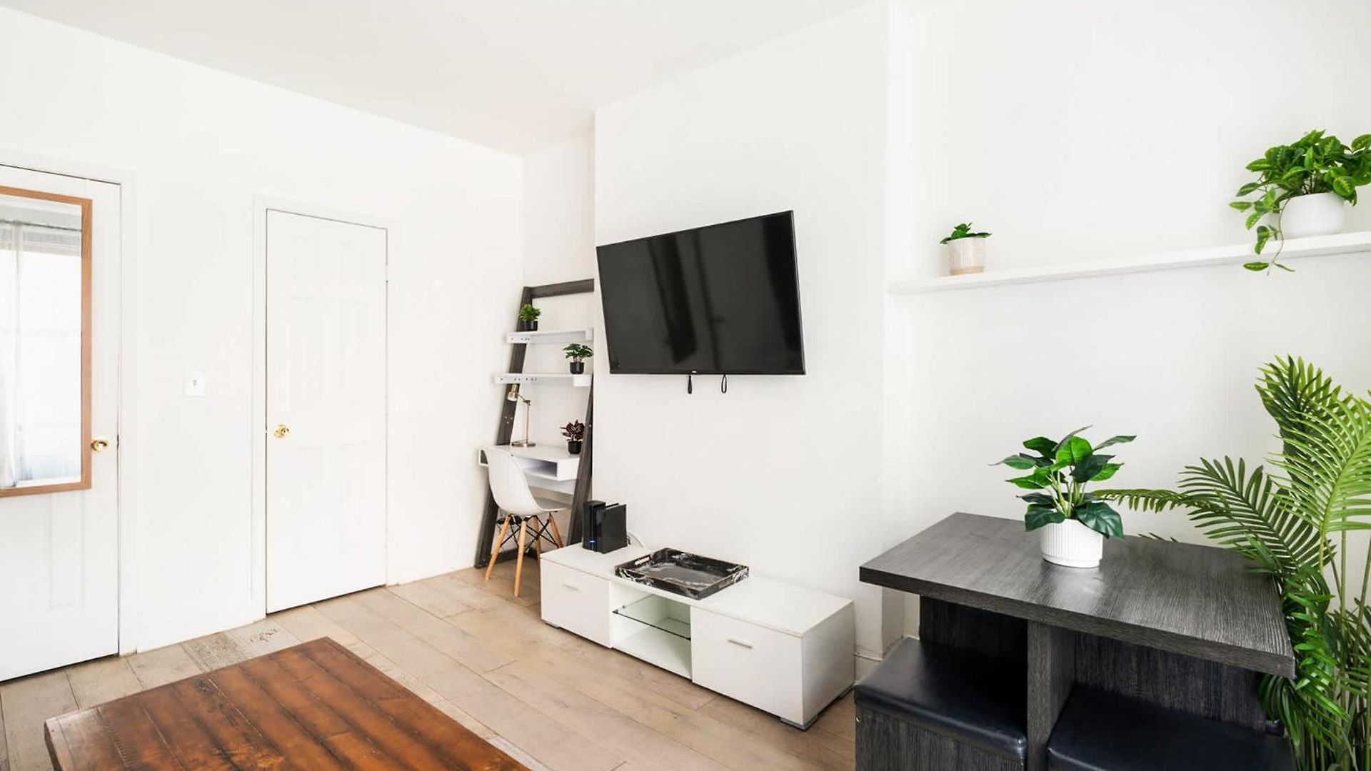 428-2w Newly Furnished Prime Location 2br Sleeps 5 Apartment New York