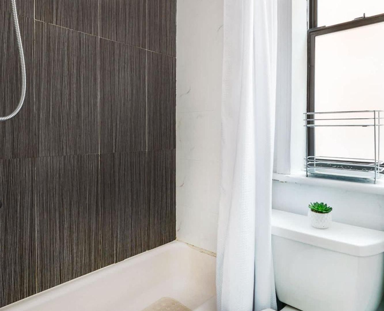 454-4r New 2br Prime Midtown Value Sleeps 5 Apartment *