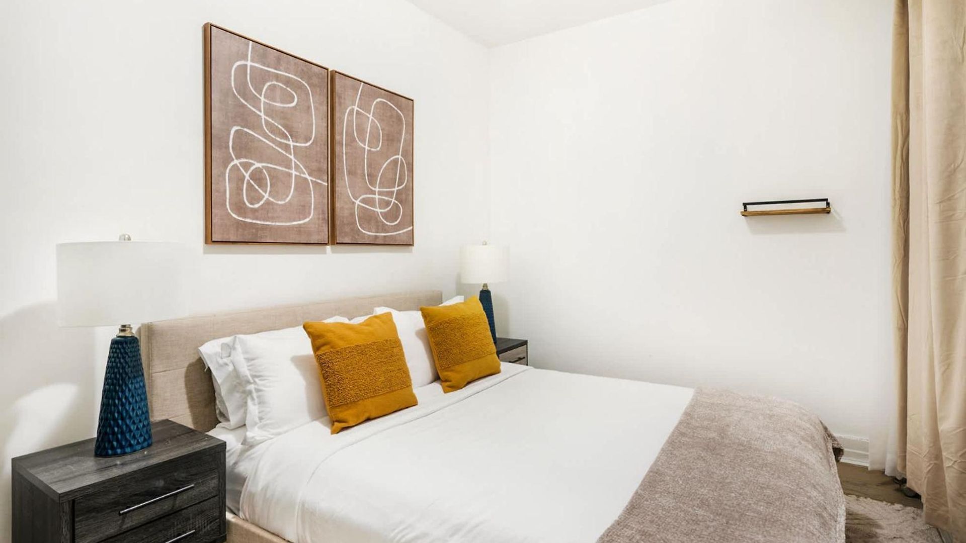 428-2w Newly Furnished Prime Location 2br Sleeps 5 *