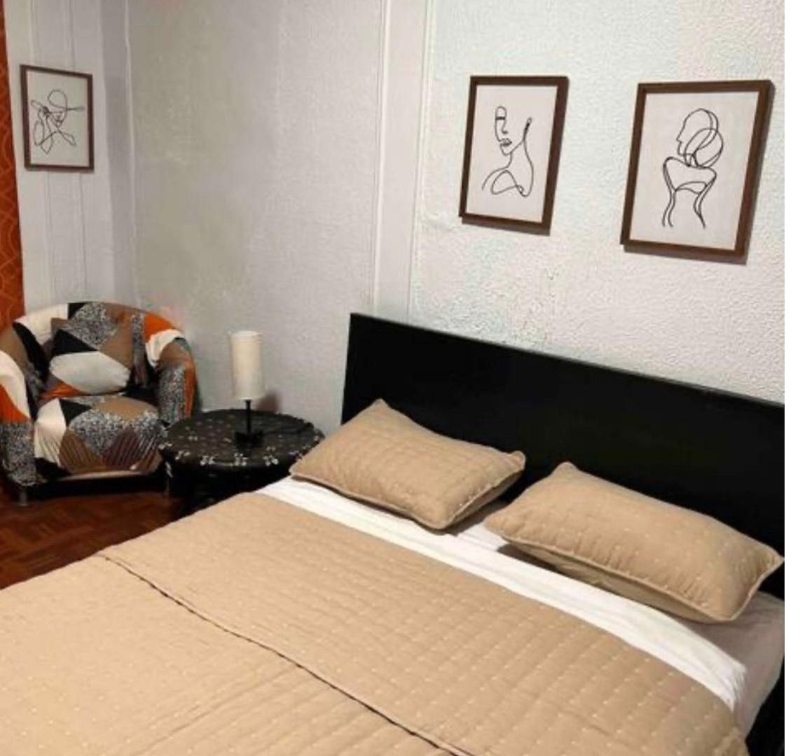 Large And Spacious Facing A Beautiful Park Minutes Away From Manhattan Homestay