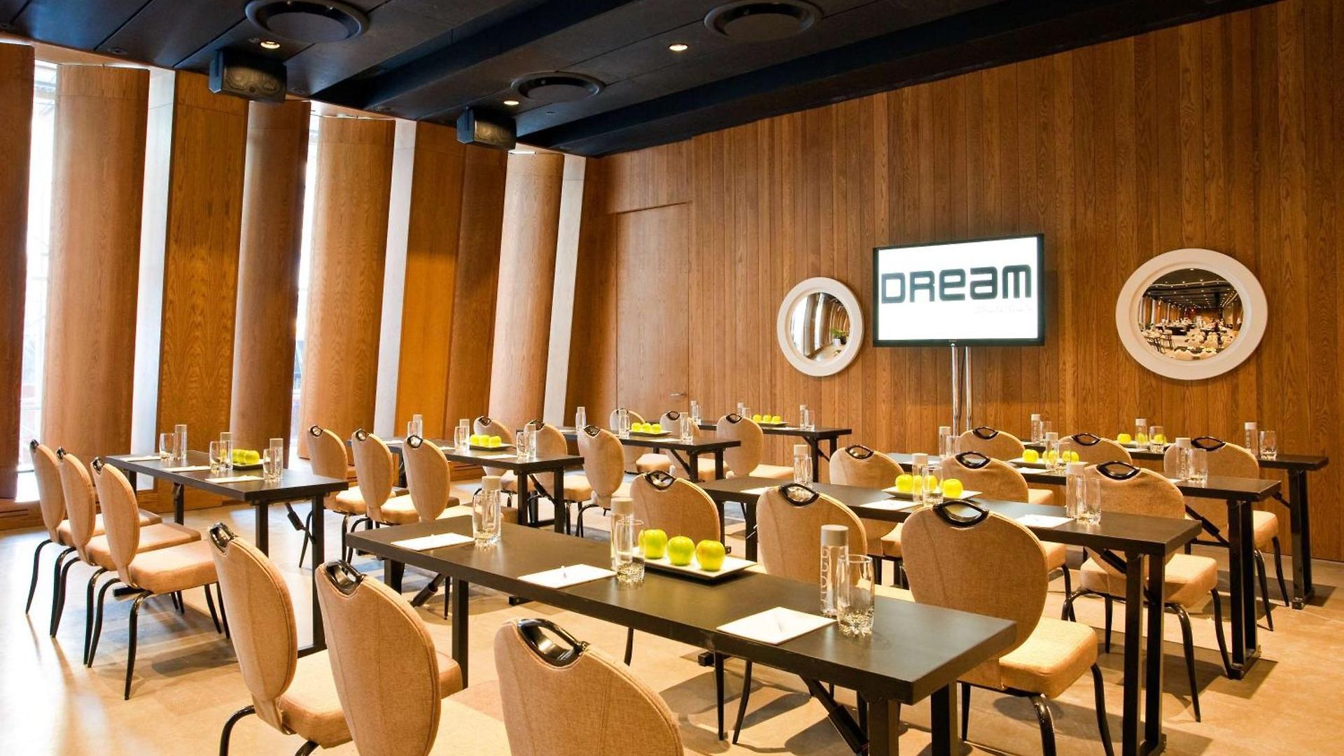 Hotel Dream Downtown, By Hyatt 4*