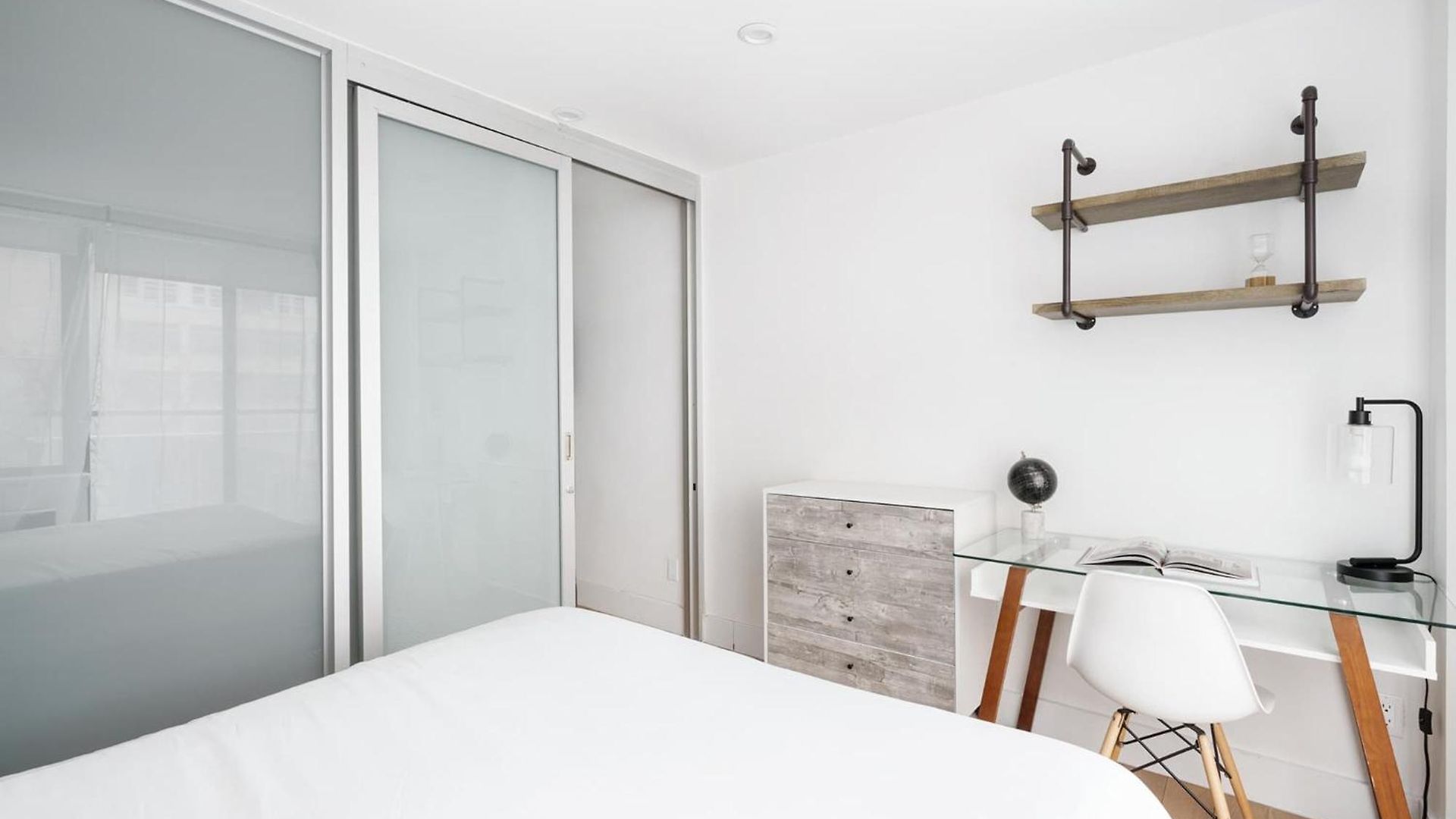 75-2d New Prime Ues W&d Balcony Elevator Apartment