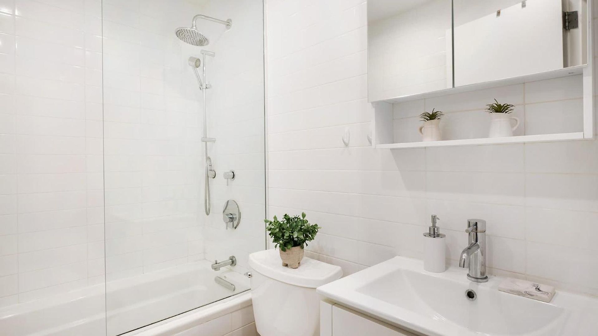 75-2d New Prime Ues W&d Balcony Elevator Apartment