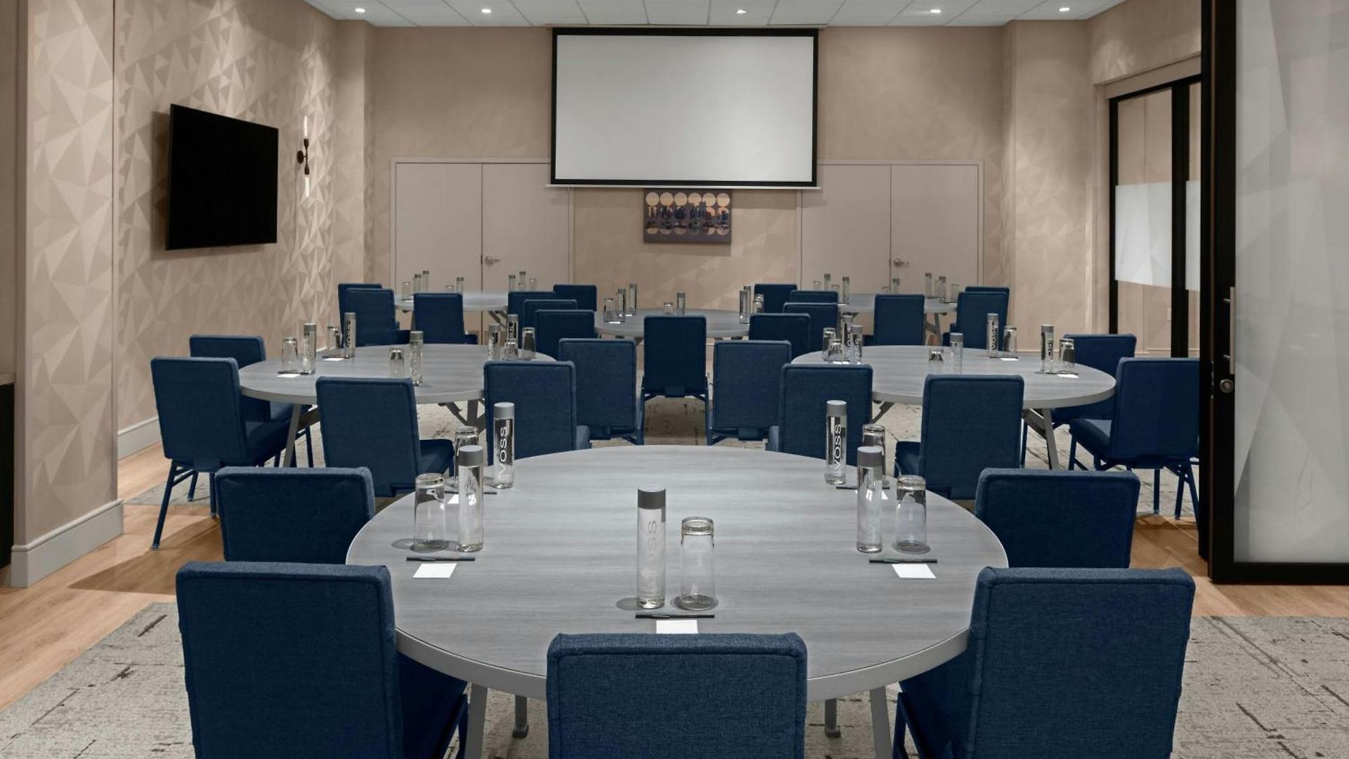 Hotel Courtyard By Marriott World Trade Center Area 3*